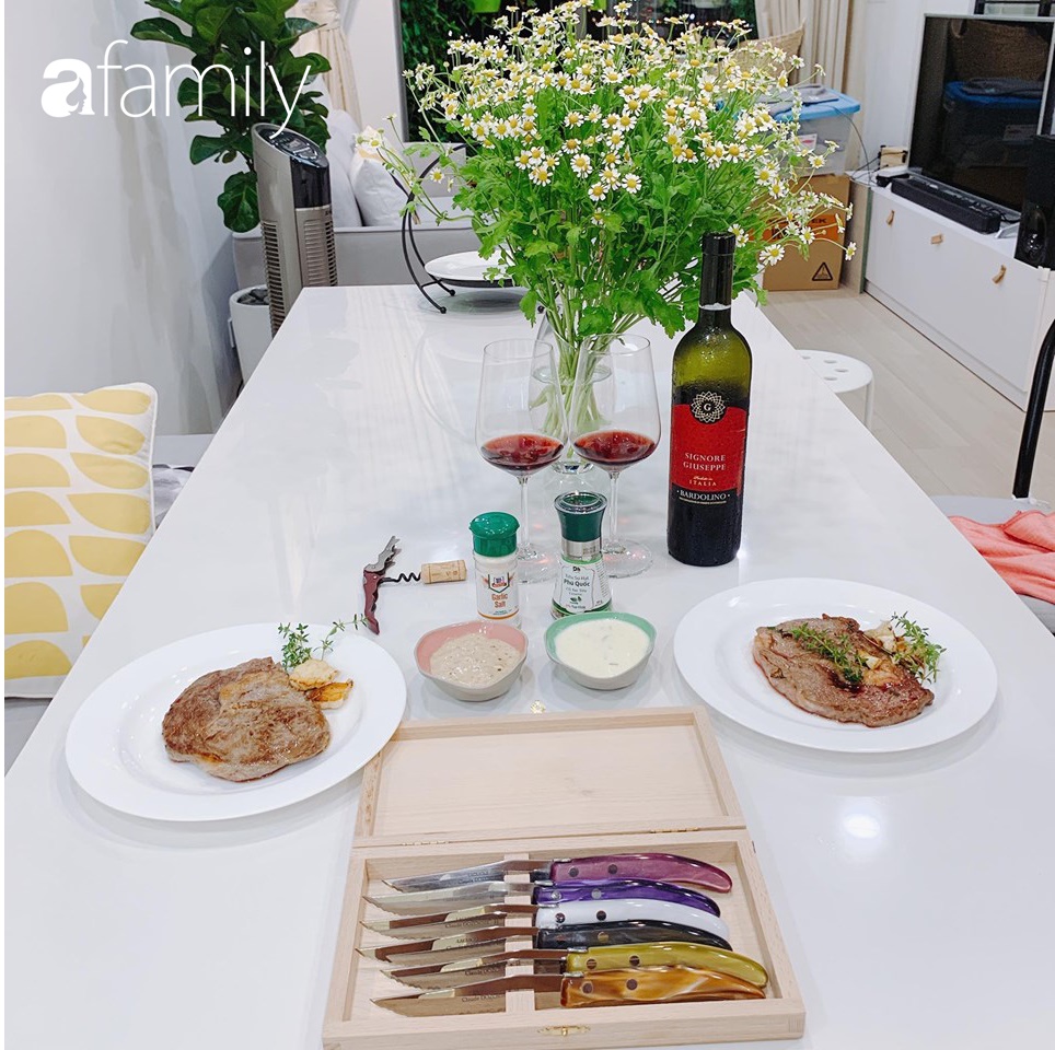 Căn bếp 15m² của bà mẹ Sài Thành đẹp như tạp chí, trưng bày dụng cụ làm bếp không khác gì walk-in closet-1