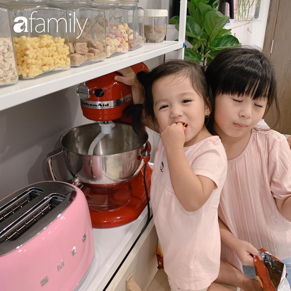 Căn bếp 15m² của bà mẹ Sài Thành đẹp như tạp chí, trưng bày dụng cụ làm bếp không khác gì walk-in closet-10
