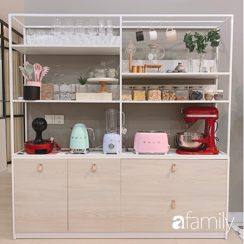 Căn bếp 15m² của bà mẹ Sài Thành đẹp như tạp chí, trưng bày dụng cụ làm bếp không khác gì walk-in closet-12