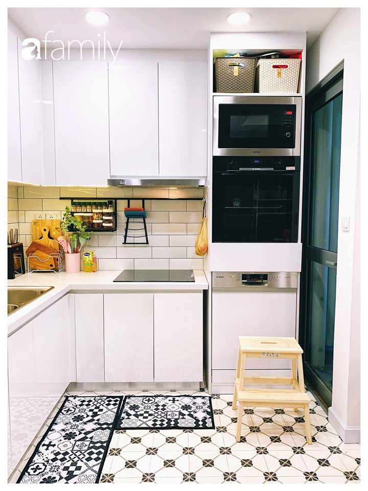 Căn bếp 15m² của bà mẹ Sài Thành đẹp như tạp chí, trưng bày dụng cụ làm bếp không khác gì walk-in closet-9