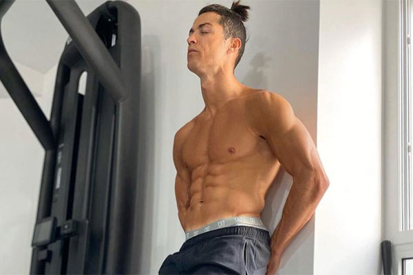 Học cách Ronaldo và Messi giữ dáng mùa Covid-19: Ăn uống, ngủ nghỉ quan trọng không kém tập luyện-11