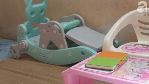 Bà ngoại bé gái 3 tuổi nghi bị mẹ đẻ và cha dượng bạo hành tử vong: Cháu tôi bị mẹ định bỏ từ khi thai 6 tháng-2