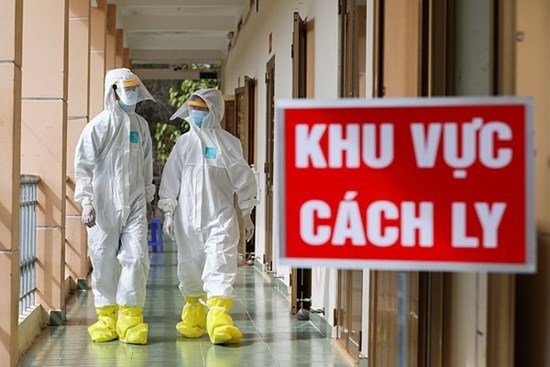 Hà Nội: Con trai bệnh nhân COVID-19 số 209 ở Long Biên bị nghi nhiễm, chuyển viện cách ly