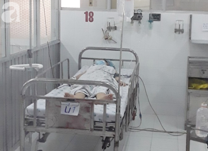Tây Ninh: Gần 10 bác sĩ mặc đồ bảo hộ cứu nữ bệnh nhân vỡ thai ngoài tử cung khi đang cách ly tập trung-1