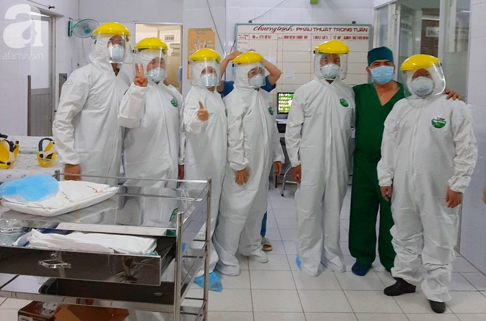 Tây Ninh: Gần 10 bác sĩ mặc đồ bảo hộ cứu nữ bệnh nhân vỡ thai ngoài tử cung khi đang cách ly tập trung-2
