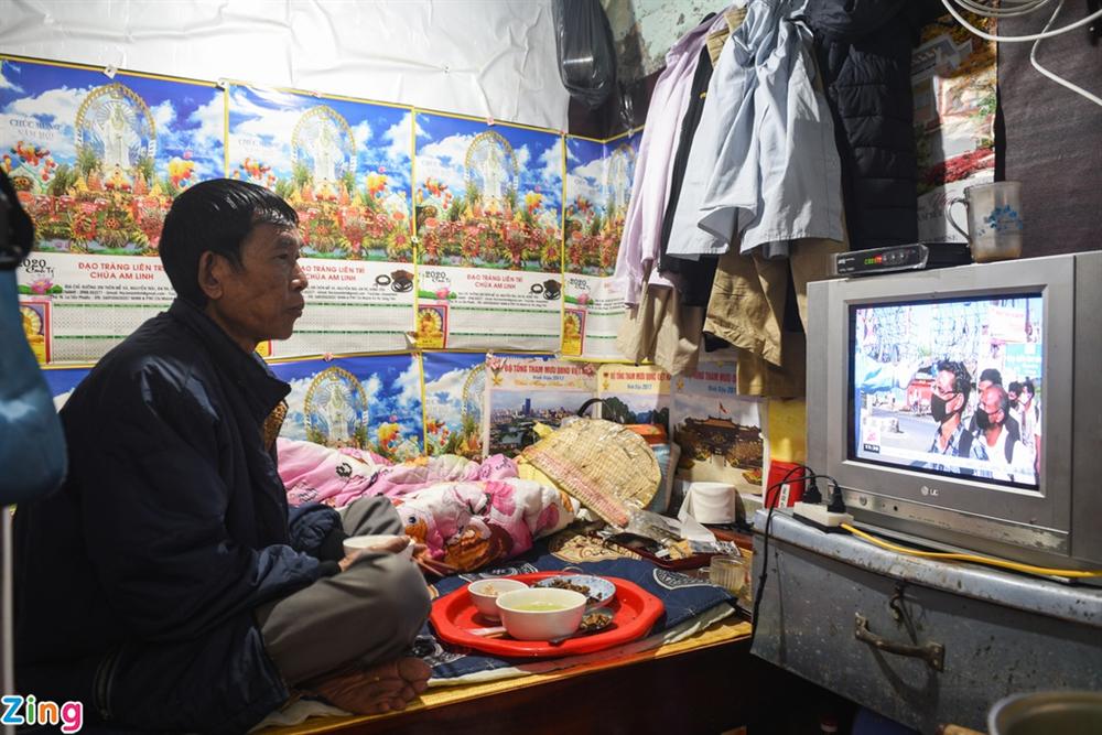 Xóm chạy thận Bạch Mai giữa dịch Covid-19-7