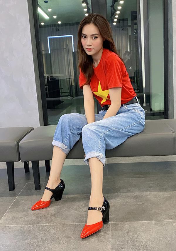 Bức ảnh gây lú: Nhìn Ninh Dương Lan Ngọc cứ ngỡ là Ngọc Trinh, diện hàng hiệu mà trông hơi thường thường-3