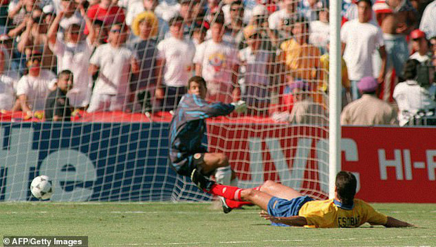 Cái kết bi thảm của cầu thủ phản lưới nhà tại World Cup: Hy vọng dùng bóng đá chấm dứt bạo lực, cuối cùng bị bắn chết bởi 6 phát đạn-2