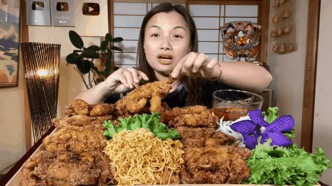 Vừa ra vlog mới vừa tiết lộ bé Sa bị sốt tận 39 độ còn co giật tới mức cắn vào tay mẹ, Quỳnh Trần JP khiến bao fan lo lắng vì thương Sa-1