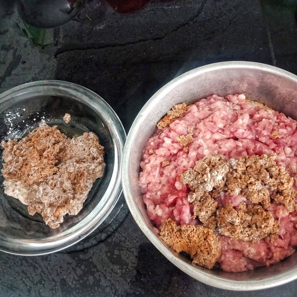 Mẹ đảm học cách&nbsp;tự làm bánh canh cua sườn heo đậm đà-4