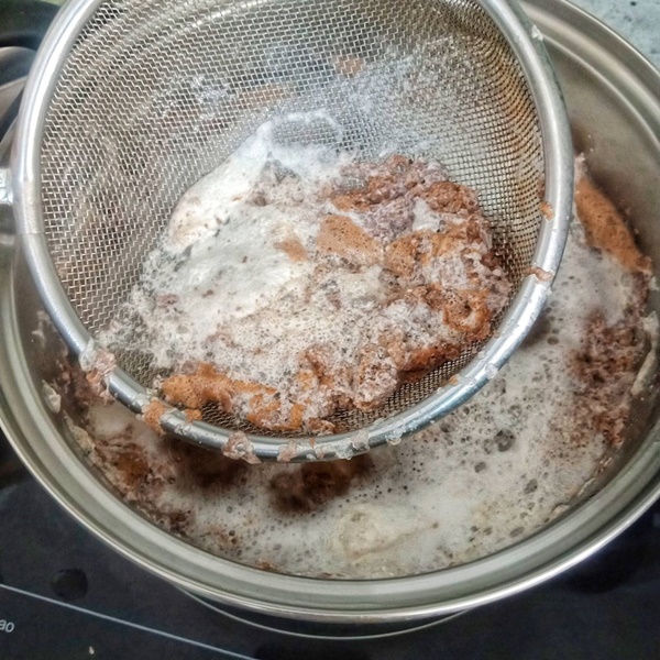 Mẹ đảm học cách tự làm bánh canh cua sườn heo đậm đà-5