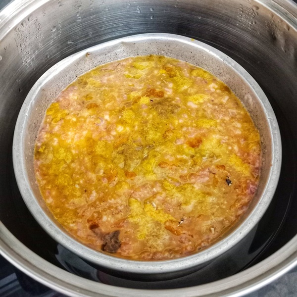 Mẹ đảm học cách&nbsp;tự làm bánh canh cua sườn heo đậm đà-8