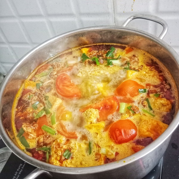 Mẹ đảm học cách&nbsp;tự làm bánh canh cua sườn heo đậm đà-12