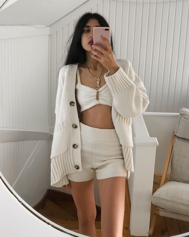 Hội sành điệu làm gì mùa Covid-19: Ở nhà vẫn chanh sả, mua đồ về mặc thử rồi cất đi... toàn trò phù phiếm nhưng vậy mới yêu đời-7