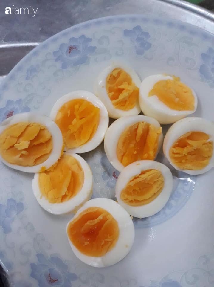 Người bán trứng lâu năm tiết lộ 5 mẹo giúp bà nội trợ Việt chọn chuẩn trứng gà ta, không bao giờ nhầm lẫn với trứng gà công nghiệp-6