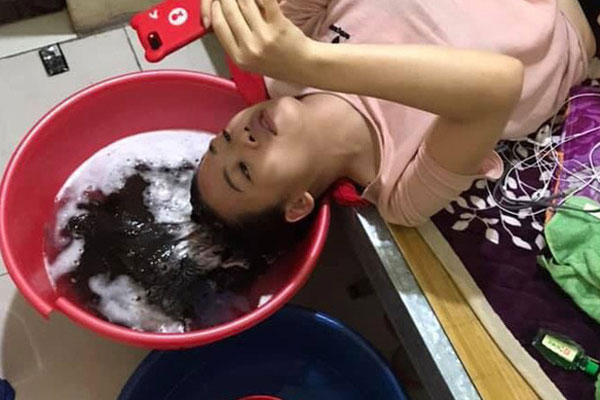 Bị body shaming vì cạo trọc đầu giống mẹ bị bệnh, cô gái 130kg lạc quan: Chỉ cầu mong mẹ đỡ bệnh là mãn nguyện rồi, còn mình chẳng sợ chê bai-3