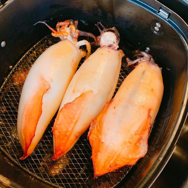 Tôi học được cách làm&nbsp;mực nhồi thịt lá lốt đậm đà đưa cơm chồng con mê tít-6