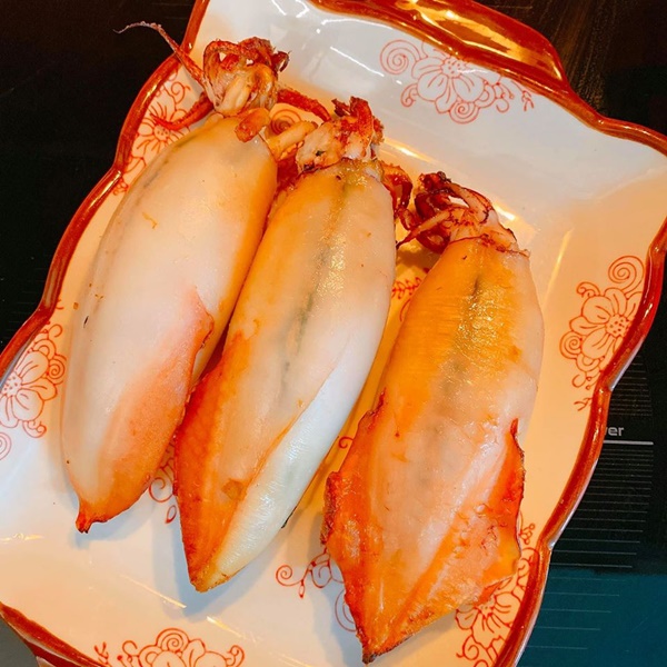 Tôi học được cách làm&nbsp;mực nhồi thịt lá lốt đậm đà đưa cơm chồng con mê tít-7