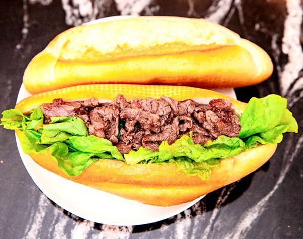 Tuấn Hưng tự làm bánh mì ú ụ thịt bò rồi bỗng dưng nảy ý định điên rồ-2