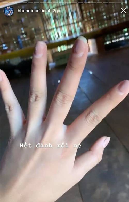 Tạm biệt móng tay nhem nhuốc như H’Hen Niê, Chúng Huyền Thanh với 3 mẹo tự làm nail tại nhà-1