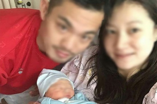 Cháu vừa đầy tháng, hàng xóm sang chơi đã nói “bóng gió”: 