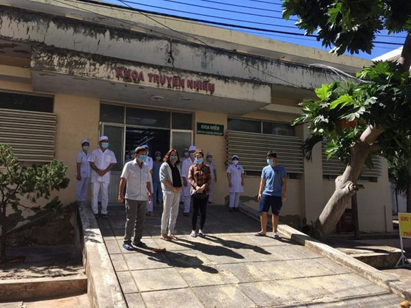 Bệnh nhân 34 siêu lây nhiễm và cháu bé 2 tuổi được công bố khỏi bệnh Covid-19 ngày hôm nay-2