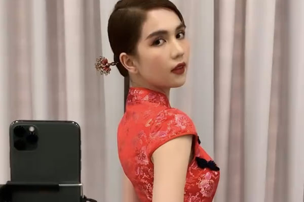Ngọc Trinh than phải đi khám tâm thần, khiến fan xôn xao lo lắng vì lộ chân tay trơ xương gầy gò đến mức báo động-4