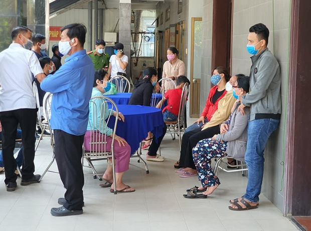 Mẹ già bật khóc cạnh quan tài chiến sỹ hi sinh khi truy đuổi nhóm đua xe: Mới tối hôm trước, Tuấn còn đưa 2 con nhỏ về ăn với mẹ bữa cơm...-3