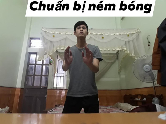 Giáo viên yêu cầu bật camera để kiểm tra bài cũ, chiêu đối phó của học sinh láu cá khiến tất cả cạn lời-6