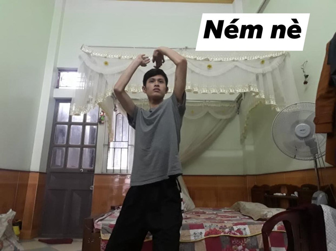 Giáo viên yêu cầu bật camera để kiểm tra bài cũ, chiêu đối phó của học sinh láu cá khiến tất cả cạn lời-8