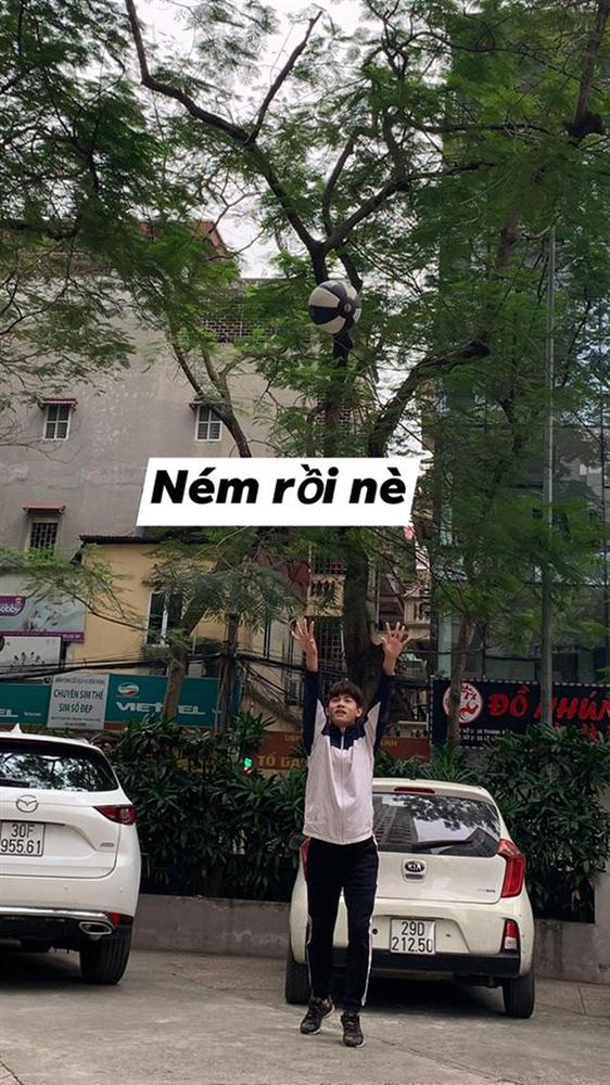Giáo viên yêu cầu bật camera để kiểm tra bài cũ, chiêu đối phó của học sinh láu cá khiến tất cả cạn lời-9