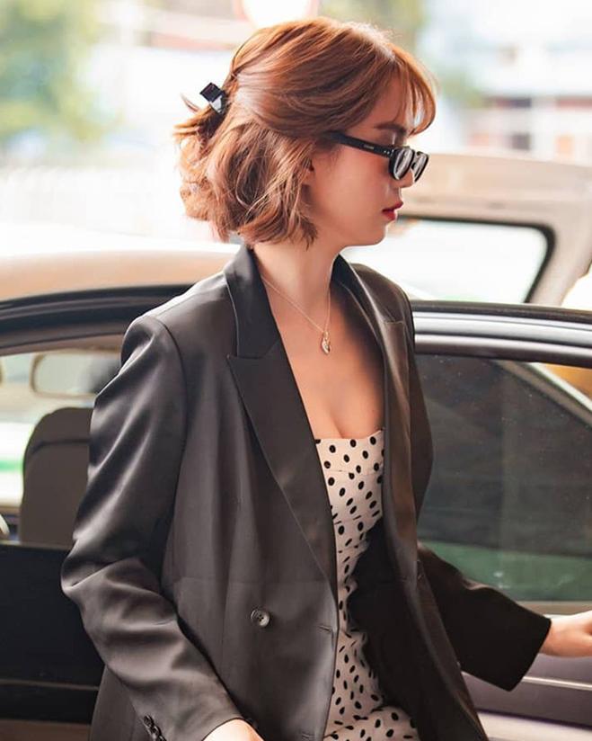 Hô biến mái tóc đơn giản, gọn gàng cùng 5 món phụ kiện xinh yêu được sao Việt lăng xê-10