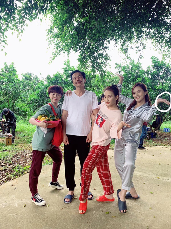 Rộ nghi vấn Thu Quỳnh sắp lên xe hoa vì chi tiết đặc biệt khi hội ngộ dàn sao Về nhà đi con-1