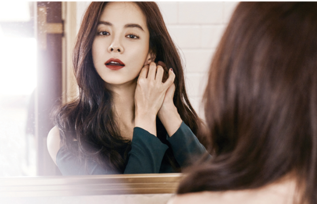 Nhìn con gái vứt hết đồ chơi và gào kêu gọi mẹ, tôi xót xa còn vợ lại lạnh lùng bước ra cửa, trước khi đi, cô ấy liếc tôi rồi nói một câu khiến tôi đau điếng-1