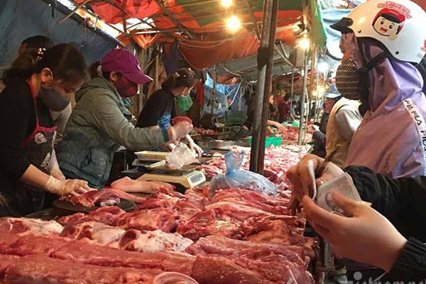 Hàng nội đắt mãi không giảm, dân chuyển ăn thịt lợn nhập khẩu-3