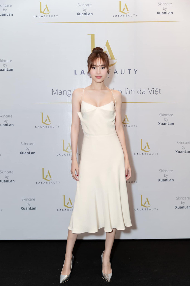 Đẹp là thế nhưng Lan Ngọc cũng có 4 pha mặc lỗi để đời: Nhẹ thì phụ kiện lạc quẻ, nặng thì thắm từ đầu tới chân-2