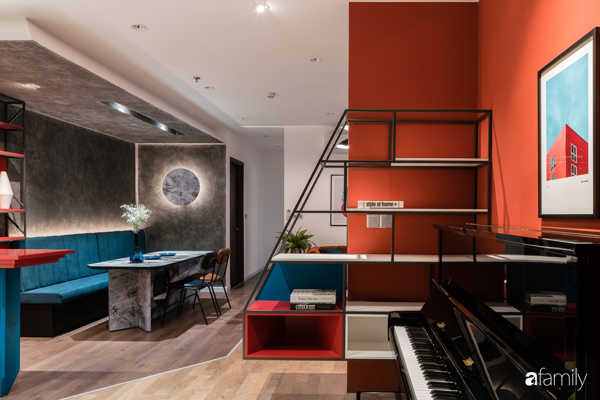 Căn hộ nhỏ tưởng không có gì đặc biệt nhưng lại tạo ấn tượng mạnh bởi sự kết hợp 2 gam màu khó tính ở TP. HCM-9