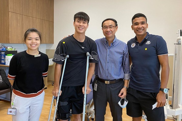 Văn Hậu mạnh dạn đăng ảnh trêu chọc ngôi sao Việt kiều và cái kết bị bóc mẽ hài hước-5