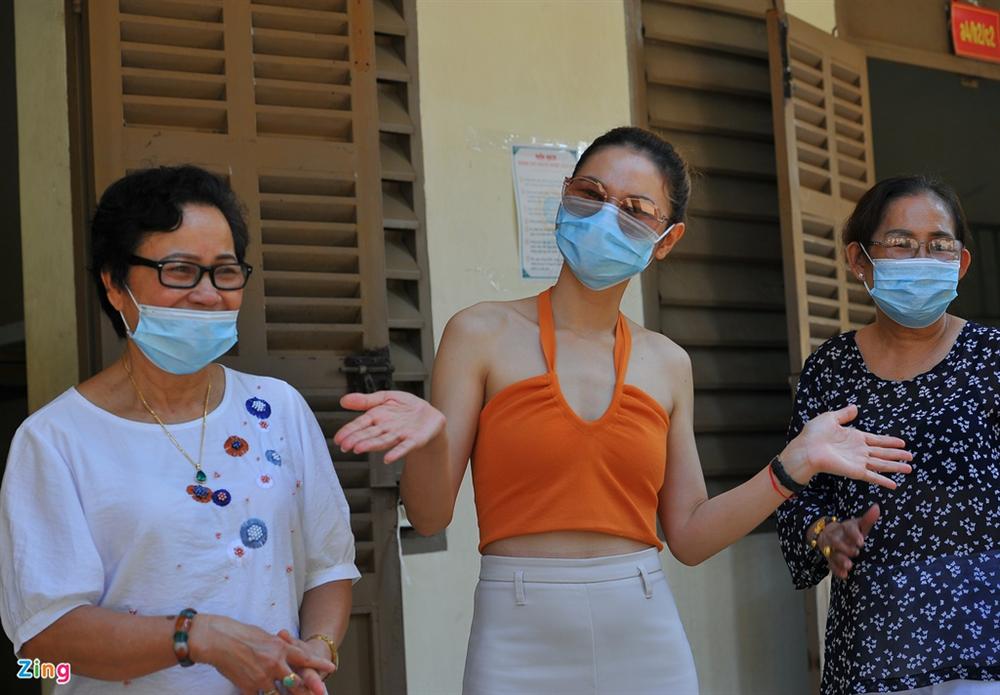 Hơn 900 người hết hạn cách ly ở TP.HCM-2