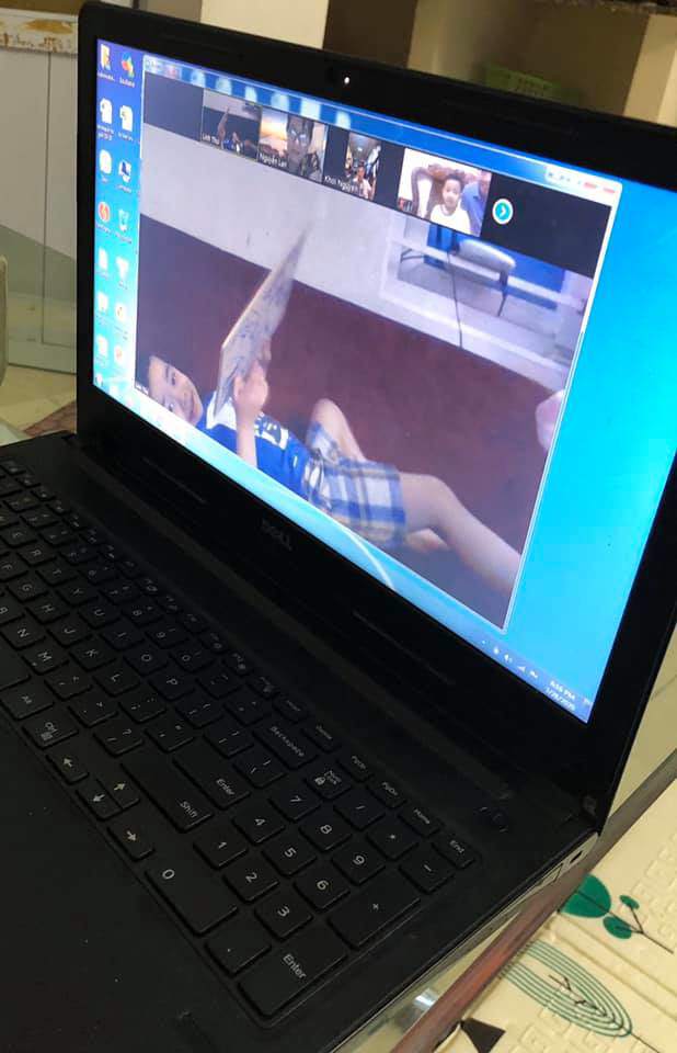 Học online thời COVID-19: Nghiêm túc giơ tay phát biểu, vẫn mặc đồng phục thắt khăn đỏ-7