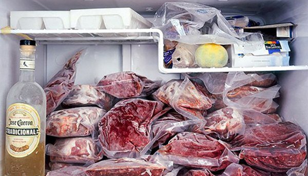 Putting carbonated drinks in the freezer, a common mistake that can cause the refrigerator to explode -2