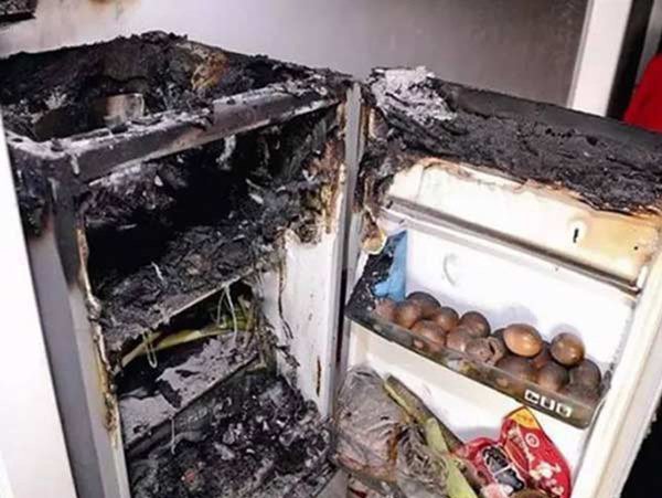 Putting carbonated drinks in the freezer, a common mistake that can cause the refrigerator to explode -3