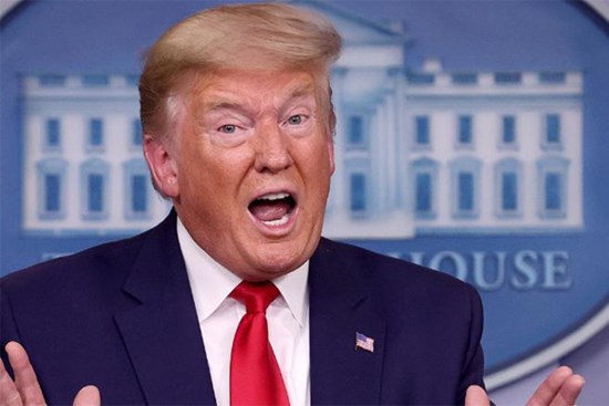 Tổng thống Mỹ Donald Trump thông báo khuyến nghị toàn dân đeo khẩu trang, nhưng ông thì không đeo