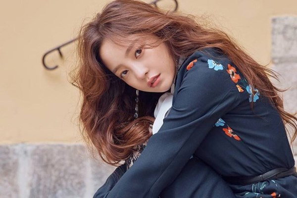 Căm phẫn trước lời kể của anh trai Goo Hara: Mẹ ruột vui vẻ xin chụp ảnh với người nổi tiếng trong đám tang con gái-1