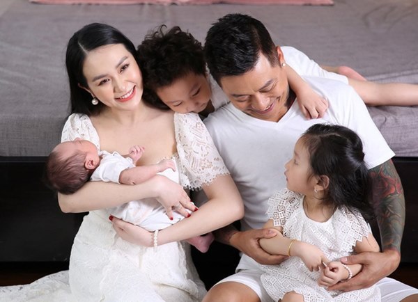 Sau bao đồn đoán tan vỡ, Tuấn Hưng đã có động thái rõ ràng chứng minh mối quan hệ với bà xã sau 6 năm kết hôn-5