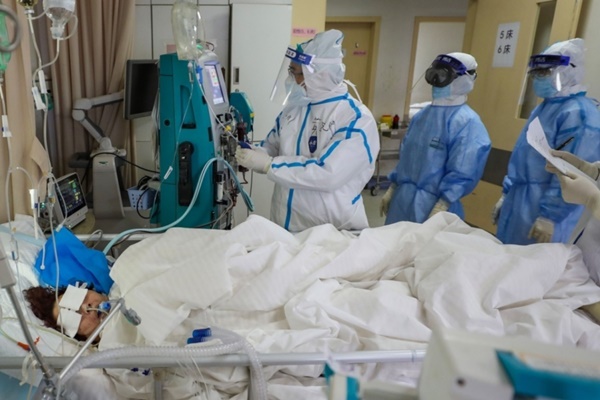 Nằm viện điều trị suốt 1 tháng trời ở Vũ Hán, con trai không hề hay biết bố mình đã qua đời do Covid-19-3