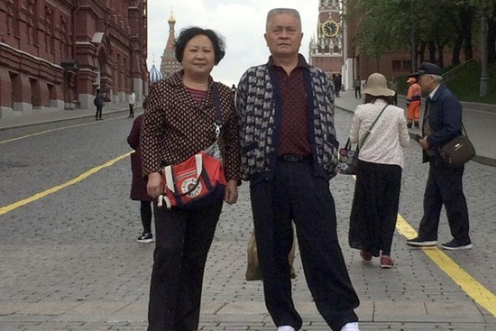 Nằm viện điều trị suốt 1 tháng trời ở Vũ Hán, con trai không hề hay biết bố mình đã qua đời do Covid-19