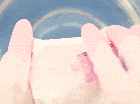 Đây là tình huống chị em nào từng sơn móng tay cũng từng gặp phải và cách xử lý-3