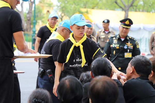 Hoàng tử Thái Lan: Vừa học giỏi vừa có địa vị tôn quý nhưng chưa chắc đã được kế vị bởi 1 điều-4