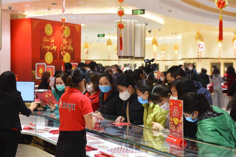 Giá vàng hôm nay 6/4: Tiền bung ra nhiều, gửi niềm tin vào vàng-1